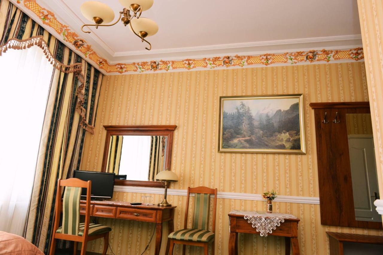 Hotel Ksiaze Poniatowski Lesznowola  Extérieur photo