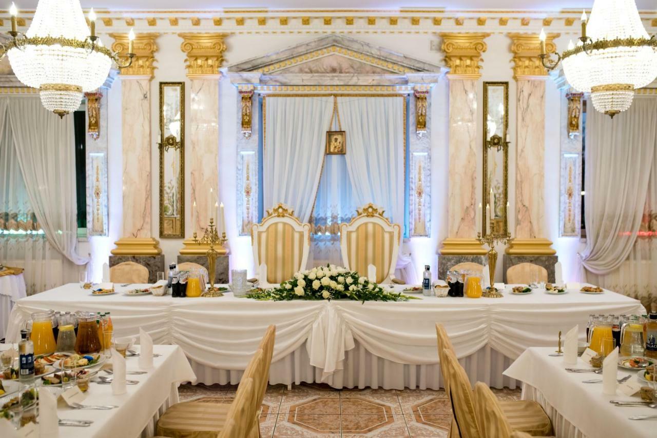 Hotel Ksiaze Poniatowski Lesznowola  Extérieur photo